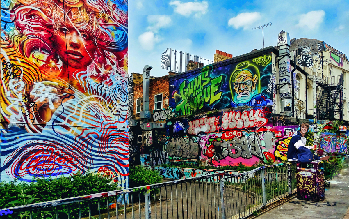 Graffiti alley - Ian Bancroft